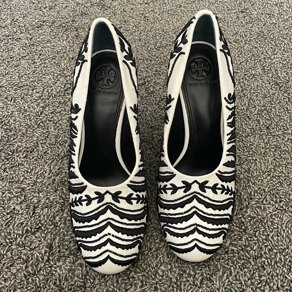 Tory Burch LUCIA EMBELLISHED PUMP